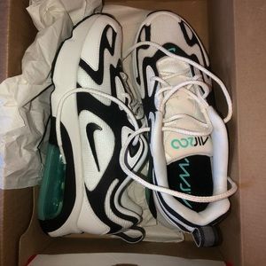 Women’s Nike Air Max 200